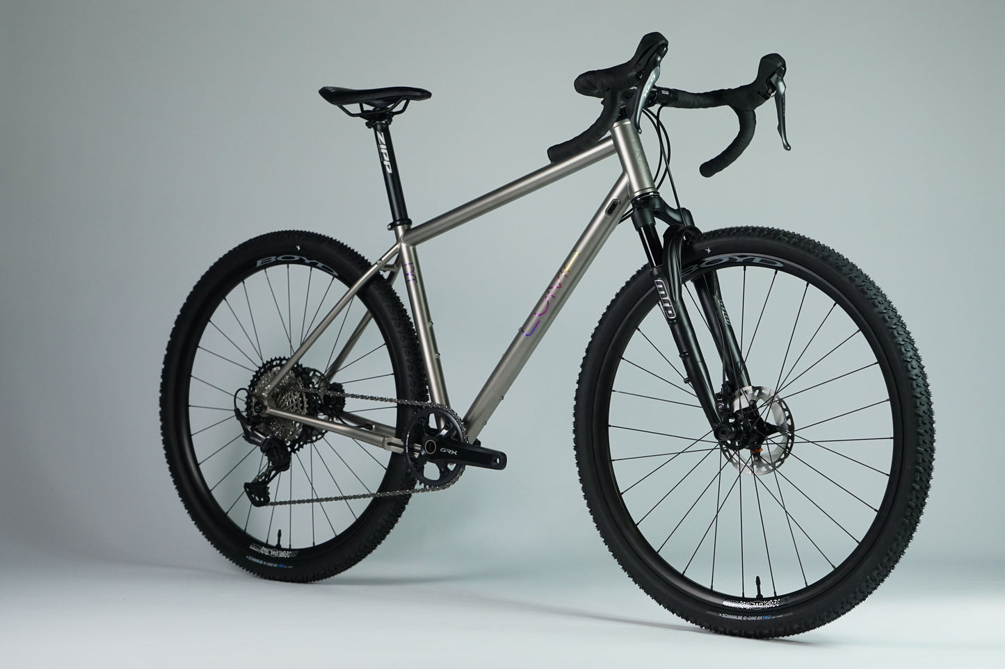 Luma Cycles Starparty Titanium Gravel Bike Ti Adventure bike front suspension