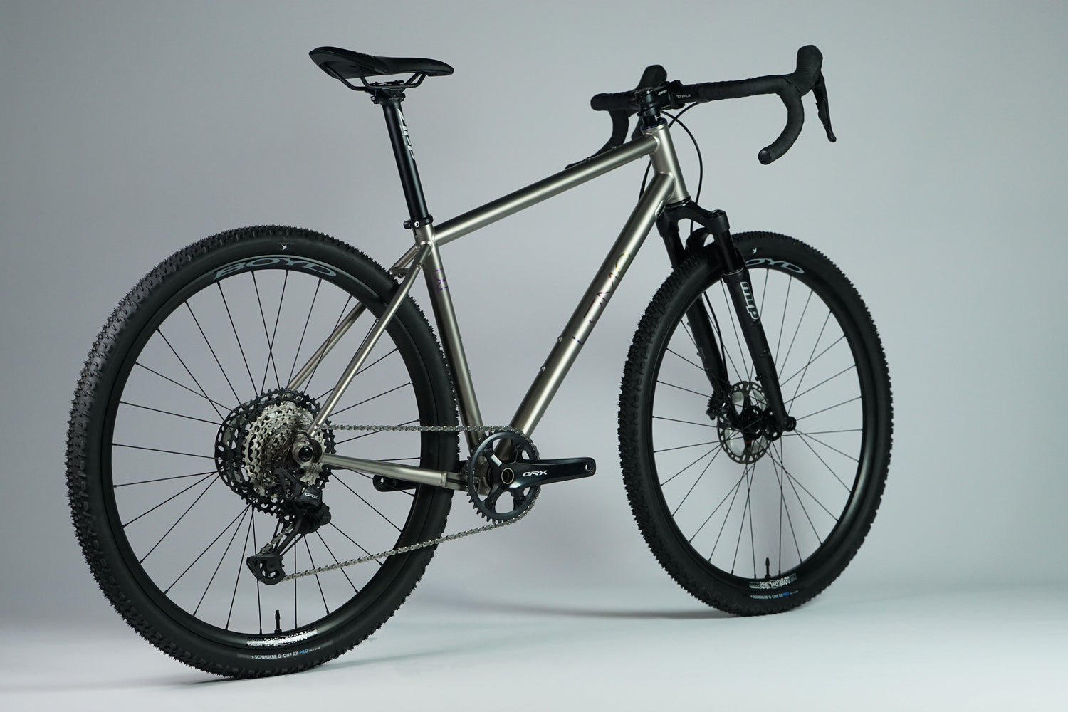 Luma Cycles Starparty Titanium Gravel Bike Ti Adventure bike front suspension