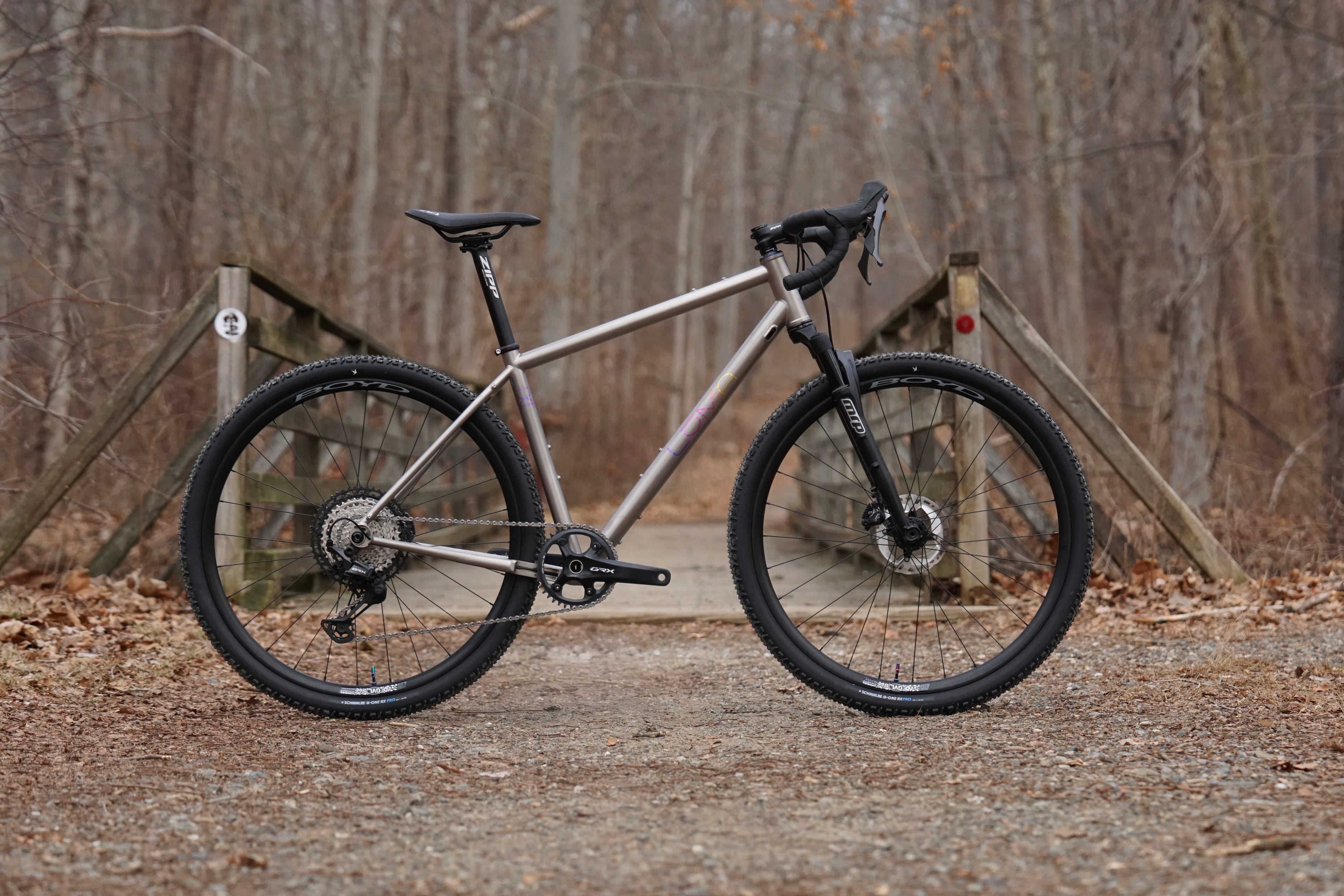 Luma Cycles Starparty Titanium Gravel Bike Ti Adventure bike front suspension