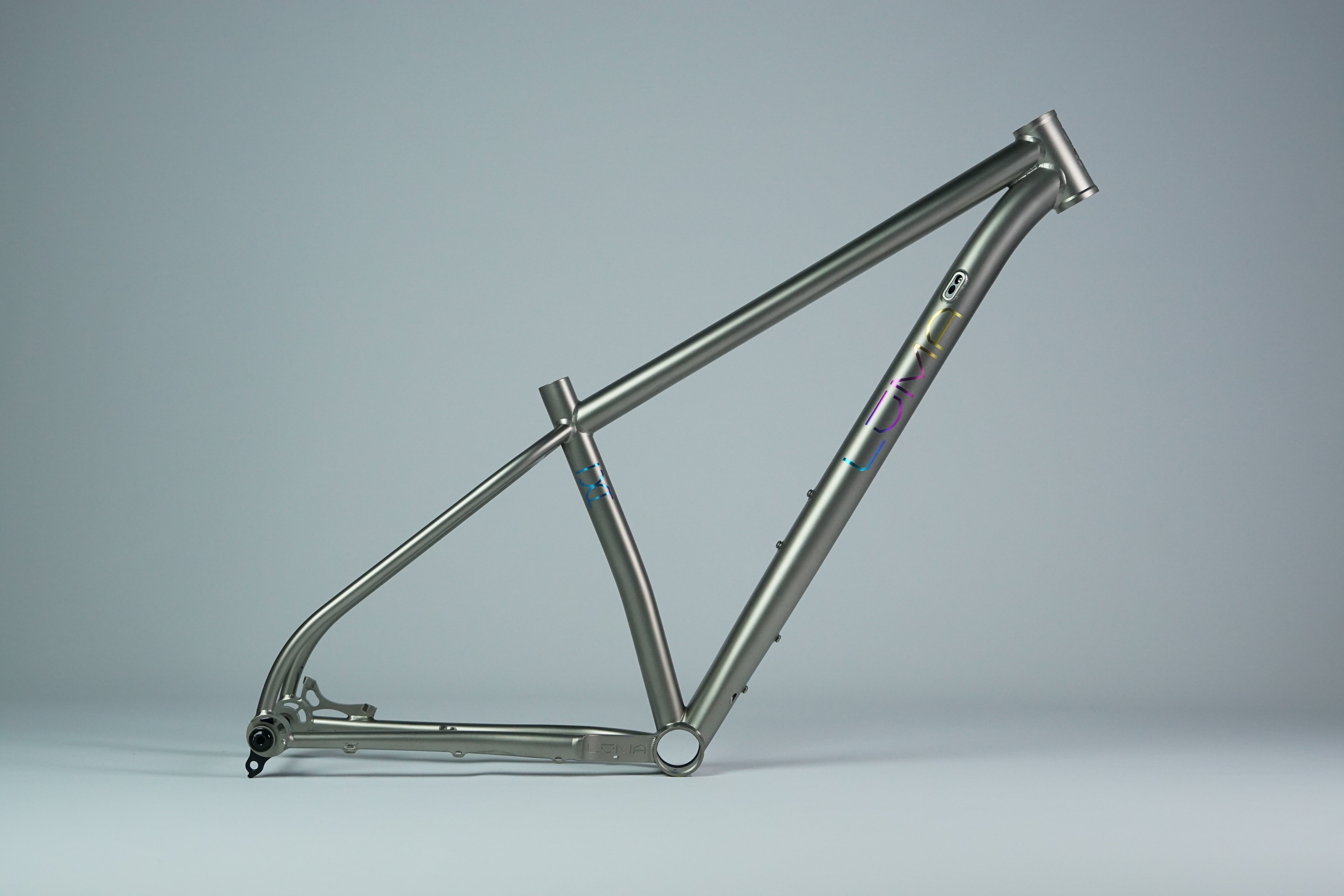 En Fuego Titanium Hardtail – LŪMA Cycles