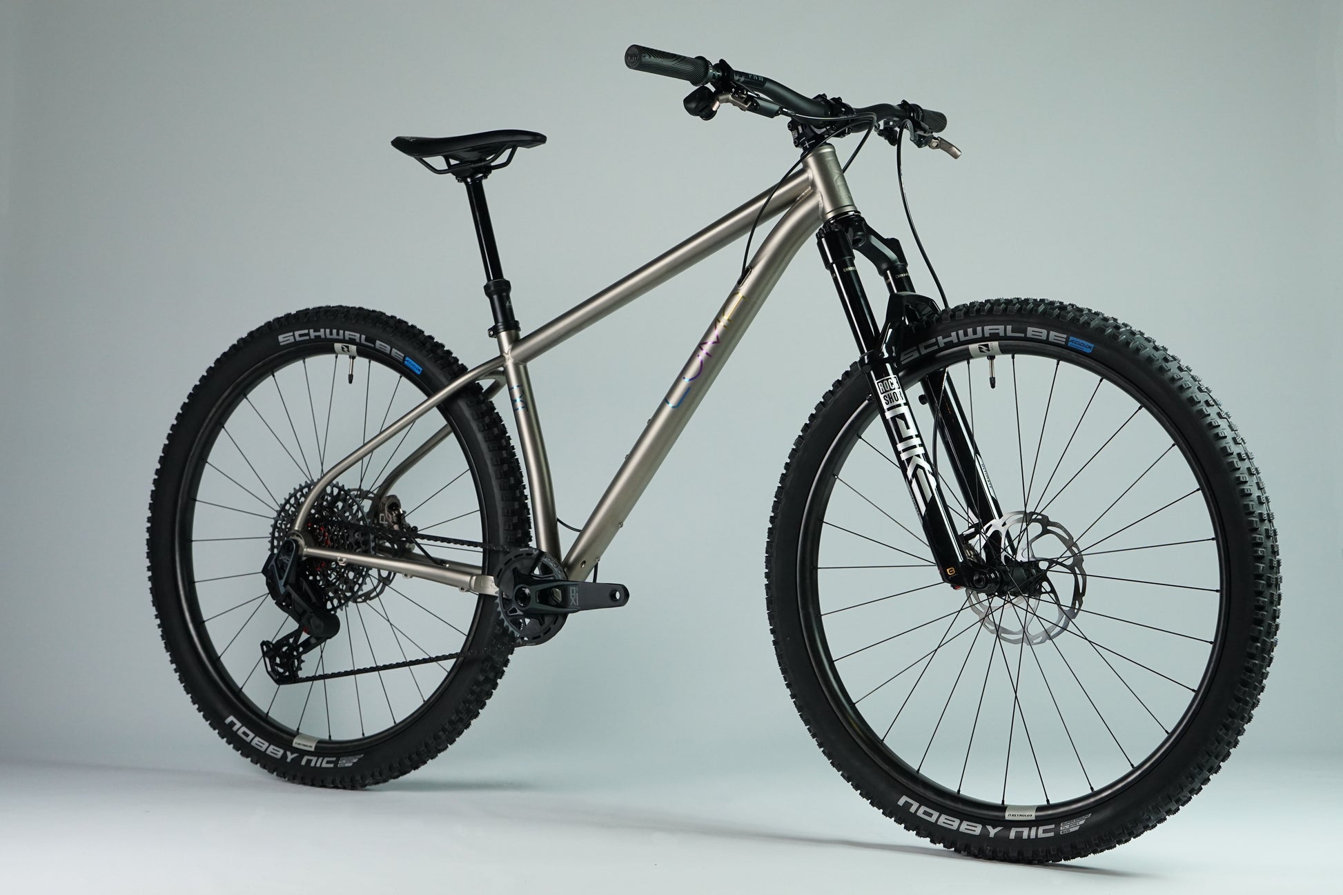 mountainbikes hardtail En Fuego Titanium Hardtail – LŪMA Cycles